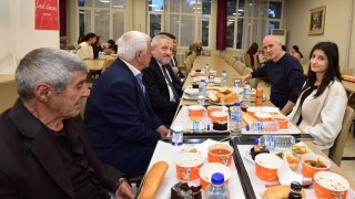 Özden Huzurevi Sakinleri ve Öğrenciler İftar Sofrasında Buluştu