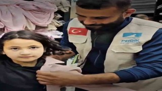 Pendik Belediyesinin hazırladığı bayramlıklar Gazzeli çocuklara ulaştı