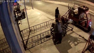 Pendikte iş yerinden hırsızlık anı kamerada
