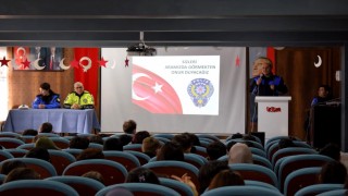 Polis ekipleri öğrencileri bilgilendirdi