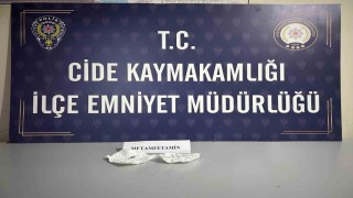 Polis ekiplerinin durdurduğu araçtan uyuşturucu çıktı: 2 gözaltı