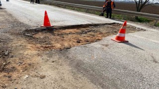 Polis ile ehliyetsiz gencin kovalamacası kamerada...
