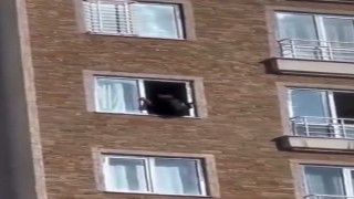 Polis, intihara kalkışan genç kızı son anda kurtardı