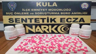 Polisi görünce kaçtı, üzerinden uyuşturucu çıktı