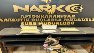 Polisin durdurduğu otomobilde 4 kilo 542 gram uyuşturucu ele geçirildi