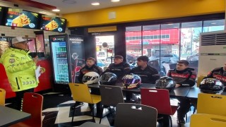 Polisten motokuryelere trafik eğitimi