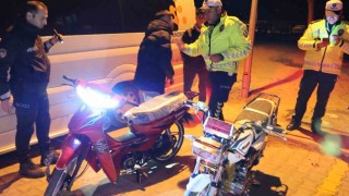 Polisten motosikletli gençlere abart egzoz baskını
