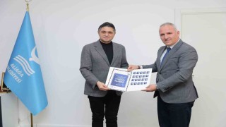 PTTden Aliağaya özel posta pulu