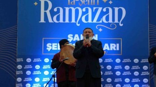 Ramazan etkinliklerinde tasavvuf müziği sanatçısı Turgut Kırgıl sahne aldı