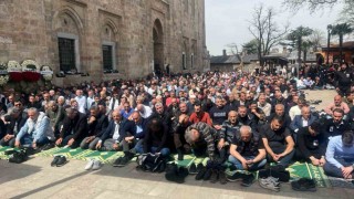 Ramazanın son cumasında Ulucami doldu taştı