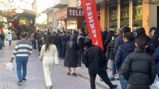 Ramazanın vazgeçilmezi tahinli pide için uzun kuyruklar oluştu