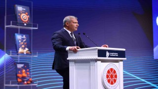Rektör Adıgüzel ‘Stratejik İletişimde Yeni Akımlar Panelinin açılışında konuştu