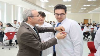 Rektör Demir, Tıp Bayramında öğrencilerle buluştu