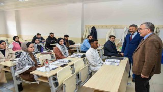 Rektör Gavgalı, Filistinli öğrencilerle bir araya geldi