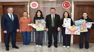 Resim ve şiir yarışmalarında dereceye giren öğrenciler ödüllendirildi