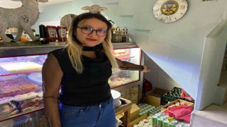 Restorana giren hırsız kasayı kaldıramayınca sürükleyerek götürdü