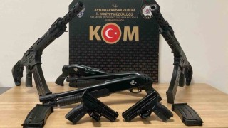 Ruhsatsız silahlarla yakalanan 2 kişiden biri tutuklandı