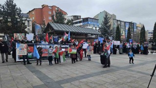 Sağlık çalışanları sessiz yürüyüşlerini sürdürdü