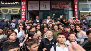 Şahin, vatandaşlar ve esnafla bir araya geldi