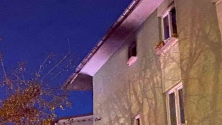 Sahura kalkan aile fark etti: 5 katlı binada korkutan yangın