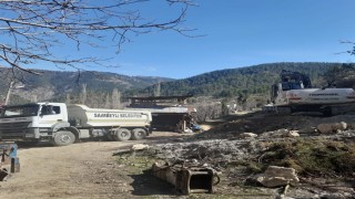 Saimbeylide yol bakım ve genişletme çalışmaları