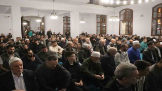 Sakaryada Kadir Gecesinde vatandaşlar camilere akın etti
