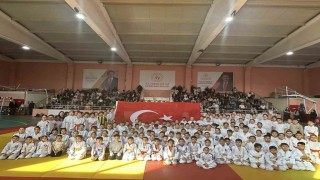 Salihlide Çanakkale Deniz Zaferinin 110. yıl dönümüne özel turnuva