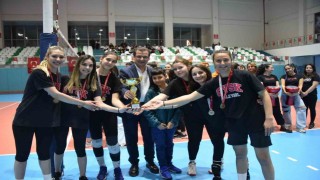 Salihlide kadınlar, voleybol turnuvasında buluştu