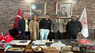 Şampiyondan Gençlik ve Spor İl Müdürüne ziyaret