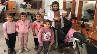 Samsatta kızların saç kesimleri ücretsiz yapılıyor