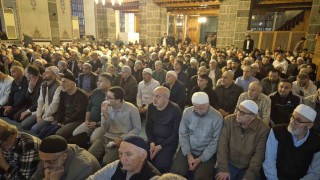 Samsunda Kadir Gecesinde camiler doldu taştı
