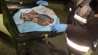 Samsunda motosikletin sepetinde 3 bin 962 adet uyuşturucu ele geçirildi