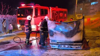 Şanlıurfada otomobil alevlere teslim oldu