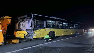 Sarıyerde İETT otobüsü ile hafif ticari araç çarpıştı: 1 ölü