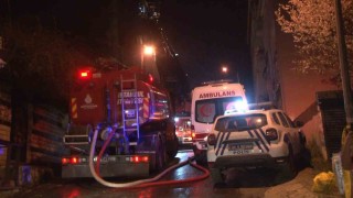 Sarıyerdeki tarihi Topçu Karakolu alev alev yandı