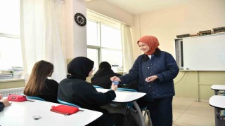 SBB, üniversite yolundaki gençlerin yanında