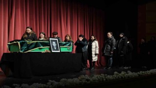 Şehir Tiyatroları oyuncusu Umut Bazlamaya acı veda