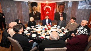 Şehit aileleri ve gazilerle iftar sofrasında buluştular