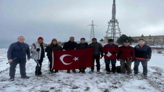 Şehitlerin anısına bin 808 metrelik dağa tırmandılar