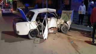Serikte Tofaş otomobilin hurdaya döndüğü kazada 1i ağır 3 kişi yaralandı