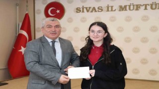 Şiir ve resim yarışmasında derece elde eden öğrenciler ödüllendirildi