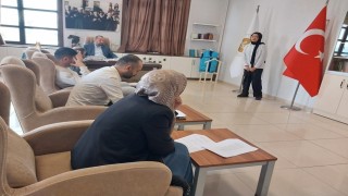 Simavda ortaokullar arası şiir okuma yarışması