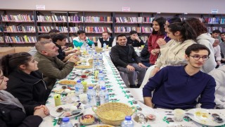 Sincan Belediye Başkanı Ercan, gençlerle sahur yaptı