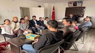 Sincikli öğrenciler harçlıklarını Filistine gönderdi