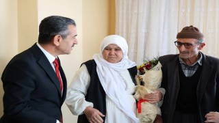 Şırnak Valisi Ekici, 52 yıllık evli çifti ziyaret etti