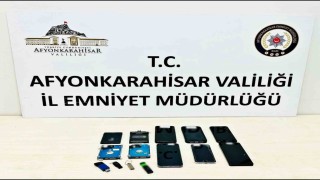 Sosyal medyada müstehcen içerikli videolar paylaşan 4 kişiyi polis yakaladı