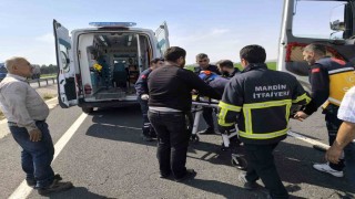 Sürücüsünün kontrolünden çıkan tır bariyerlere çarptı: 1