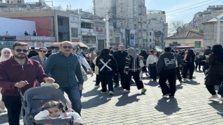 Taksim ve İstiklal Caddesinde bayram yoğunluğu