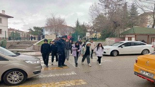Taşköprüde zabıta ekipleri sayesinde çocuklar okula güvenle gidiyor