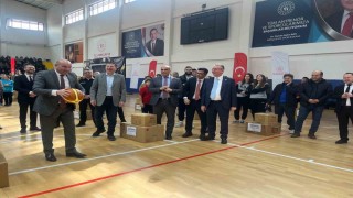 Tavşanlıda 32 okula spor malzemesi desteği